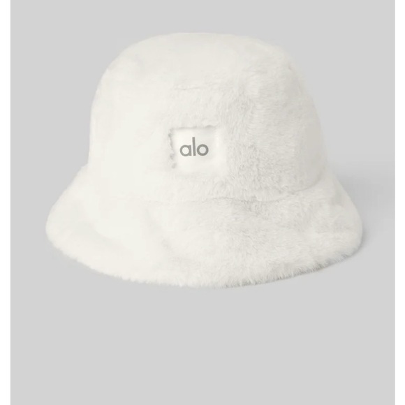 ALO Yoga Plush Faux-Fur Bucket Hat in Cream - Picture 6 of 6